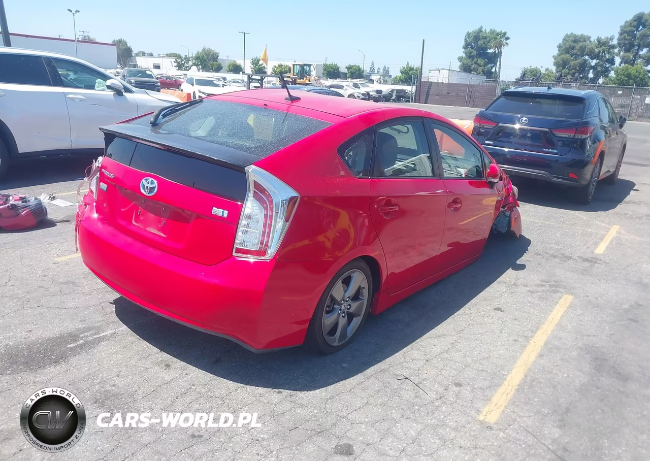 2015 Toyota Prius Persona Series Special Edition VIN:JTDKN3DU3F0409319 - 4