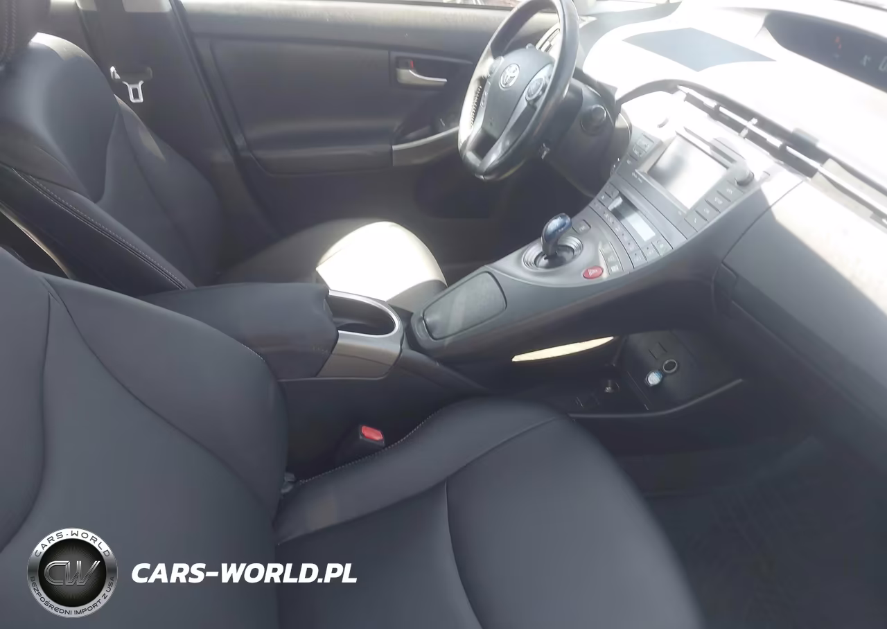 2015 Toyota Prius Persona Series Special Edition VIN:JTDKN3DU3F0409319 - 5