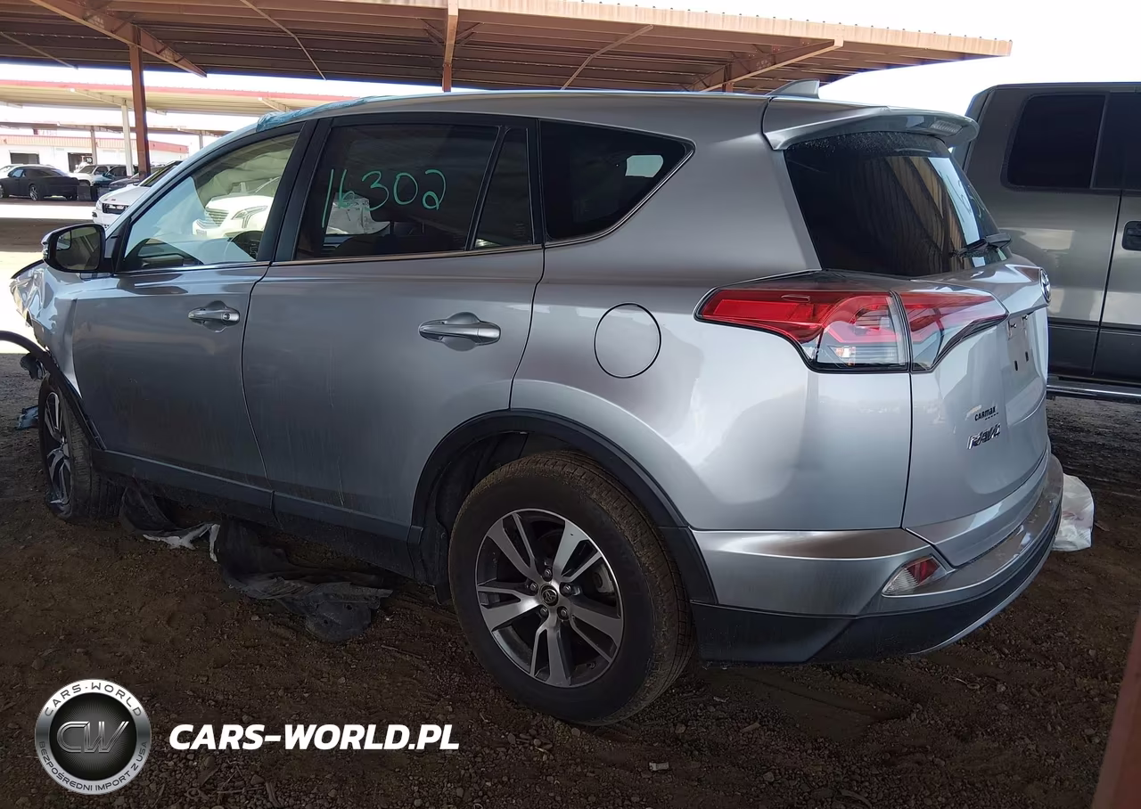 2018 Toyota Rav4 Xle VIN:JTMWFREV6JJ173891 - 3