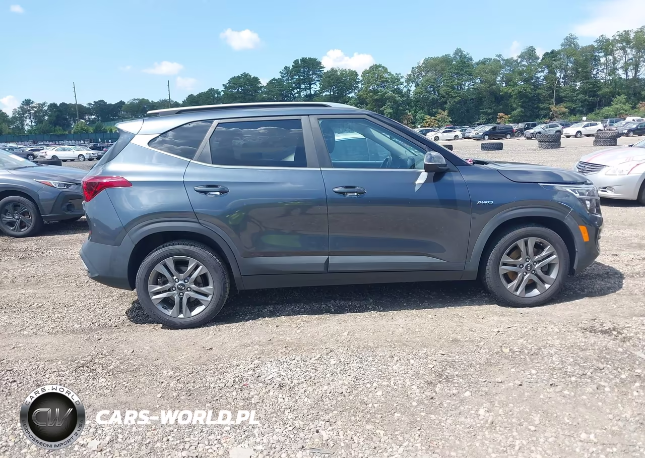 2021 Kia Seltos S VIN:KNDEUCAA0M7073126 - 13