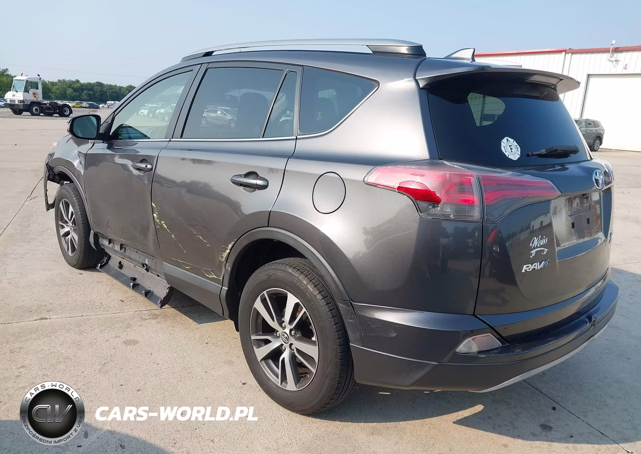 2017 Toyota Rav4 Xle VIN:JTMRFREV7HJ711117 - 3