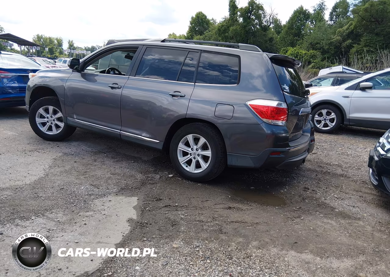 2013 Toyota Highlander Base Plus V6 VIN:5TDBK3EH6DS262269 - 3