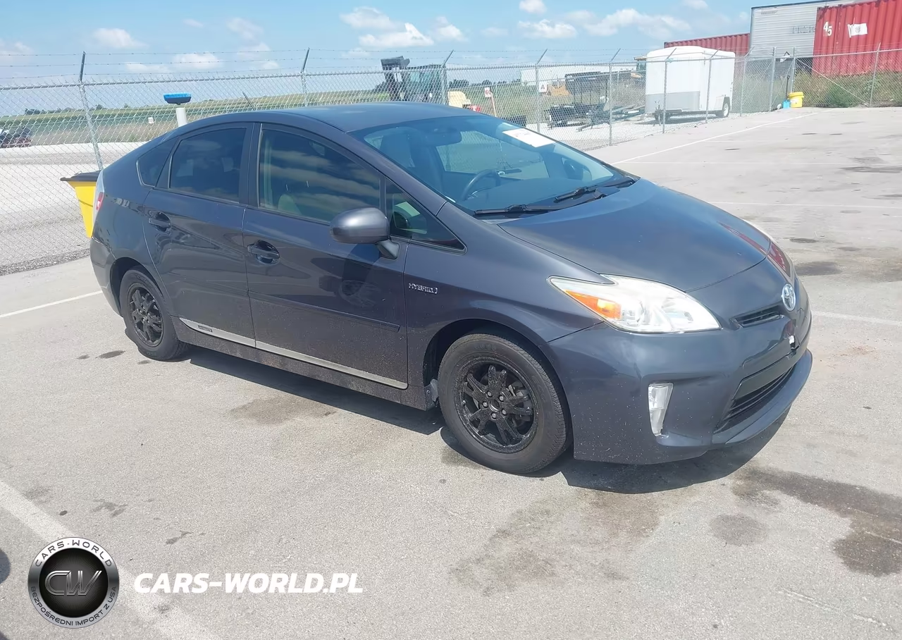 2015 Toyota Prius Two – zdjęcie 1 z 16