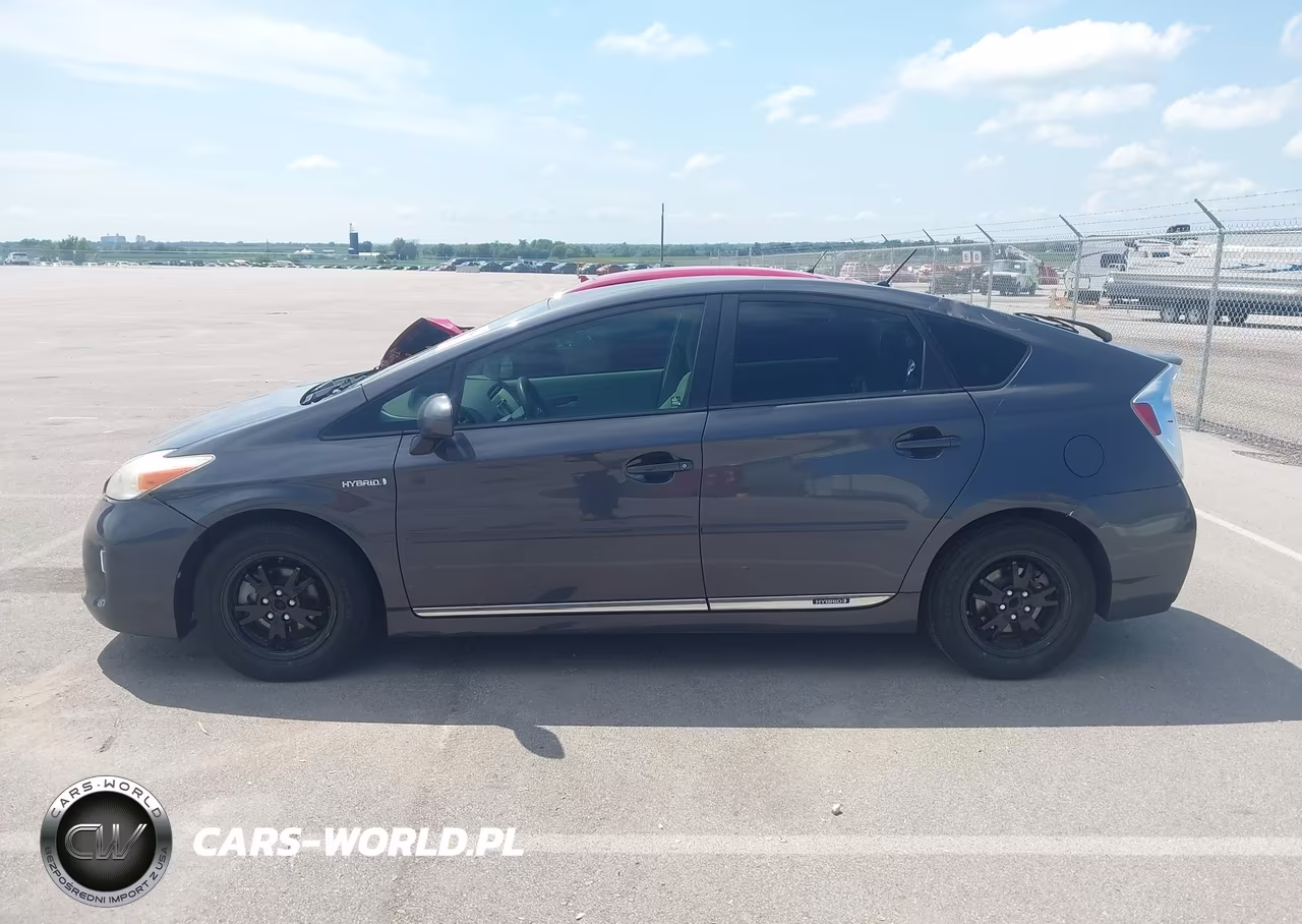 2015 Toyota Prius Two VIN:JTDKN3DU1F1879794 - 14