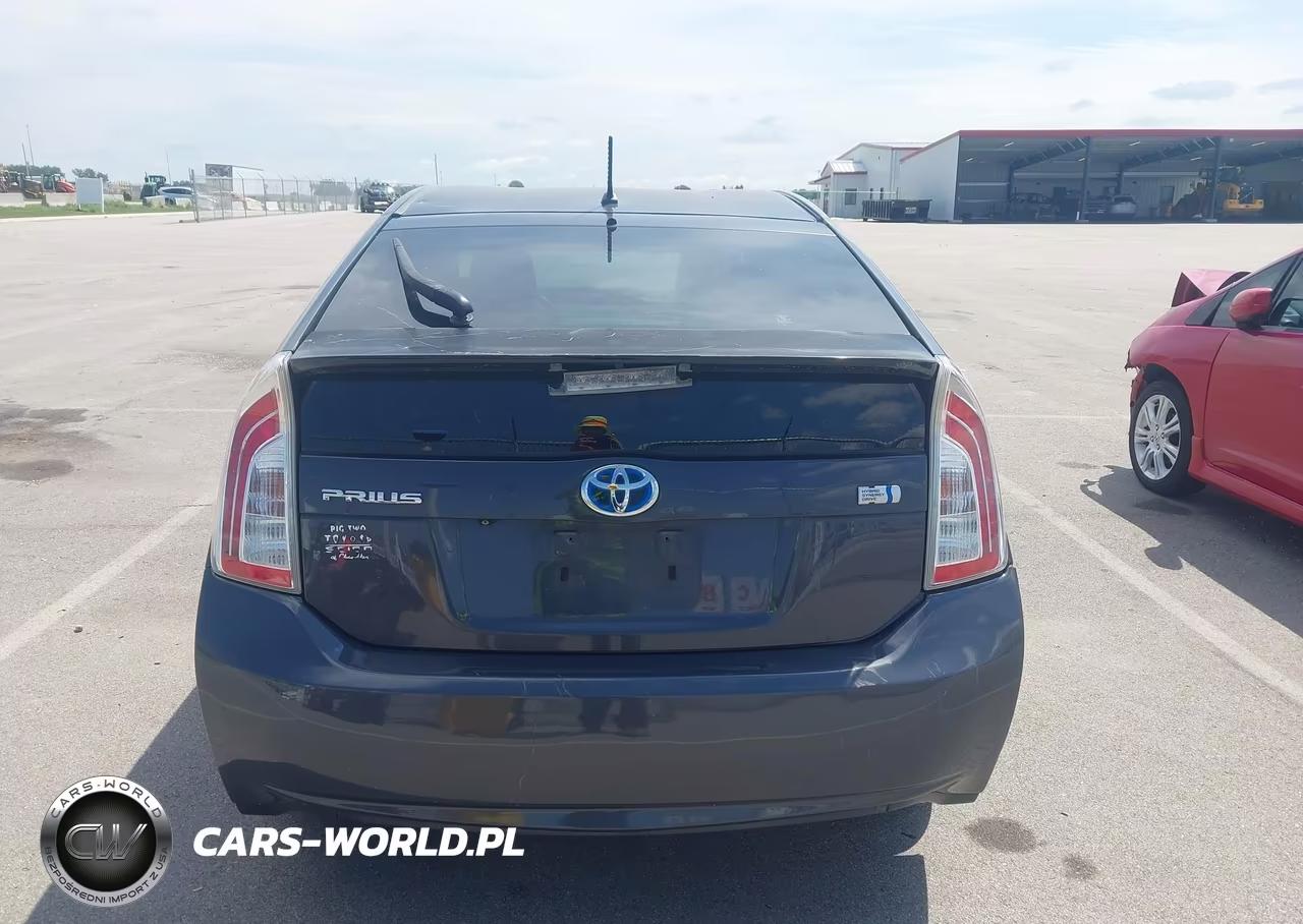 2015 Toyota Prius Two VIN:JTDKN3DU1F1879794 - 16