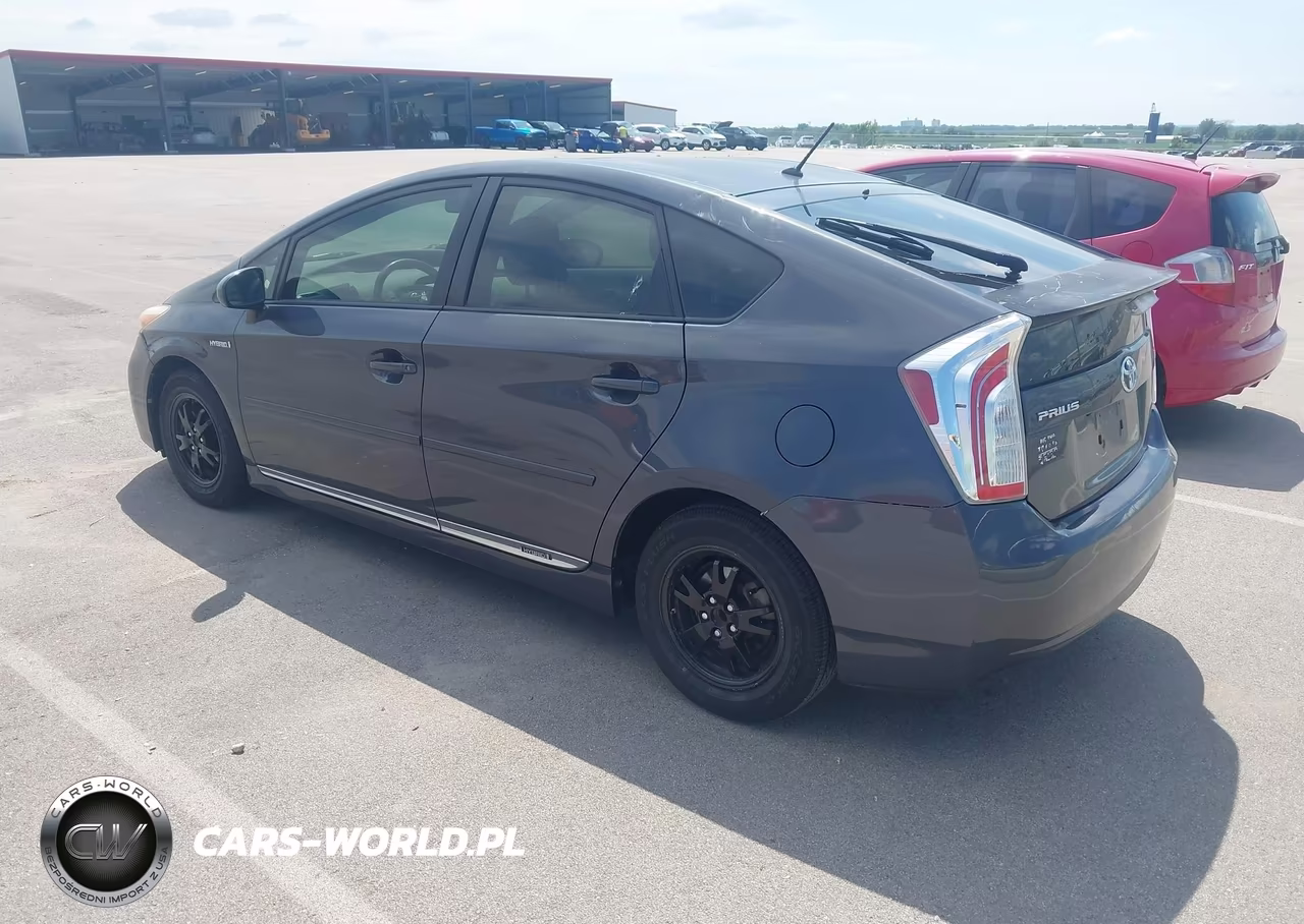 2015 Toyota Prius Two VIN:JTDKN3DU1F1879794 - 3