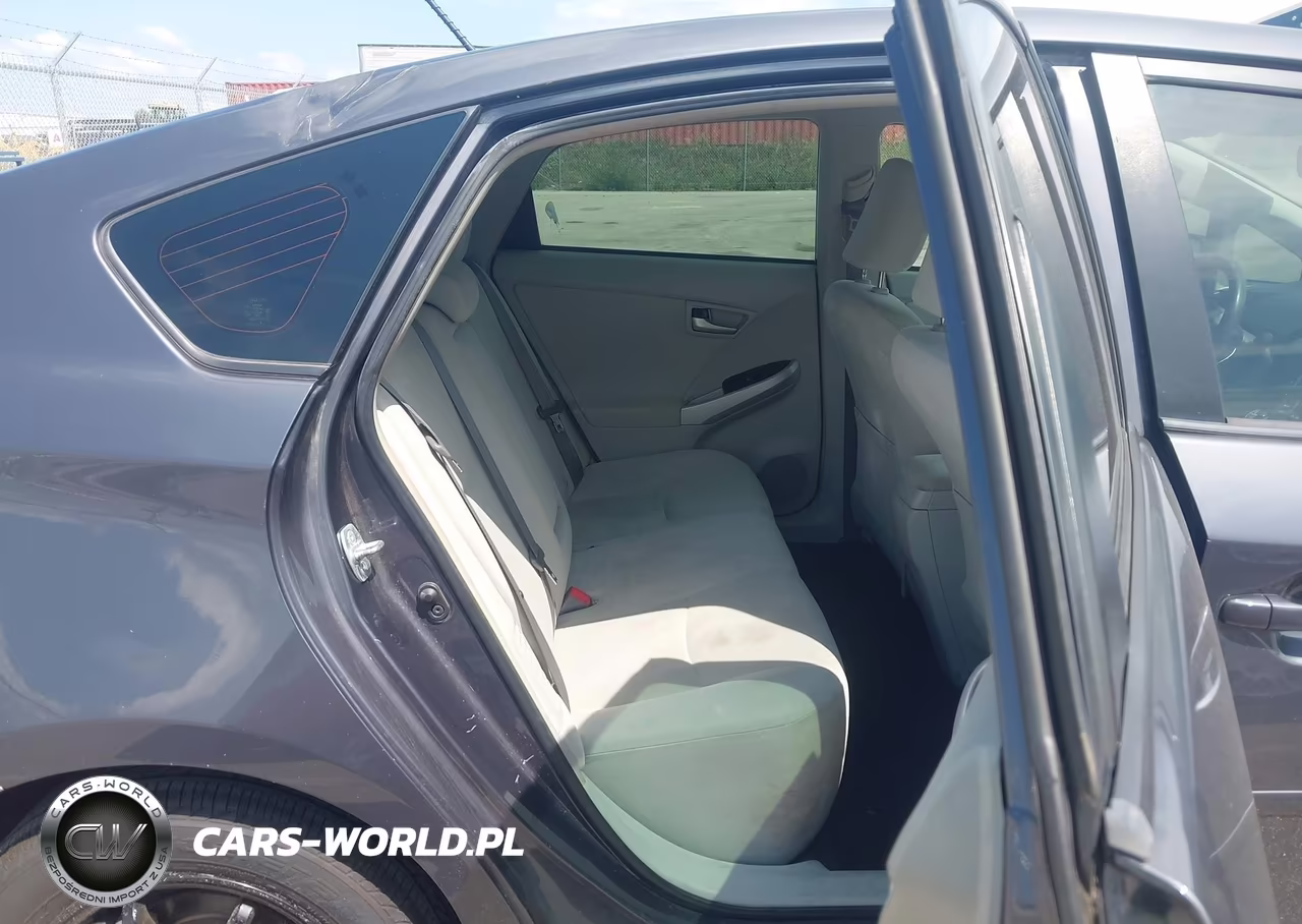 2015 Toyota Prius Two VIN:JTDKN3DU1F1879794 - 8