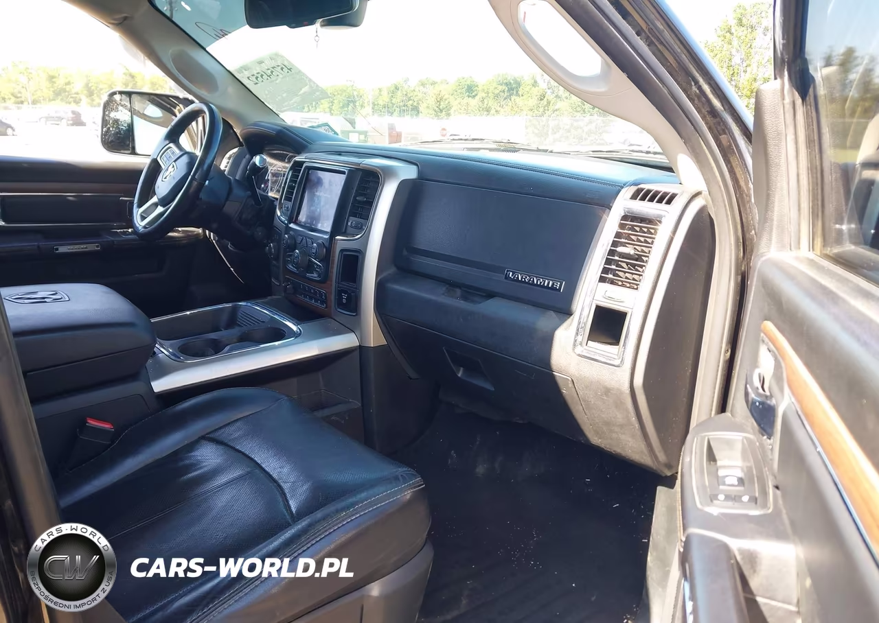 2018 Ram 3500 Laramie 4X4 8' Box VIN:3C63RRJL4JG241371 - 5