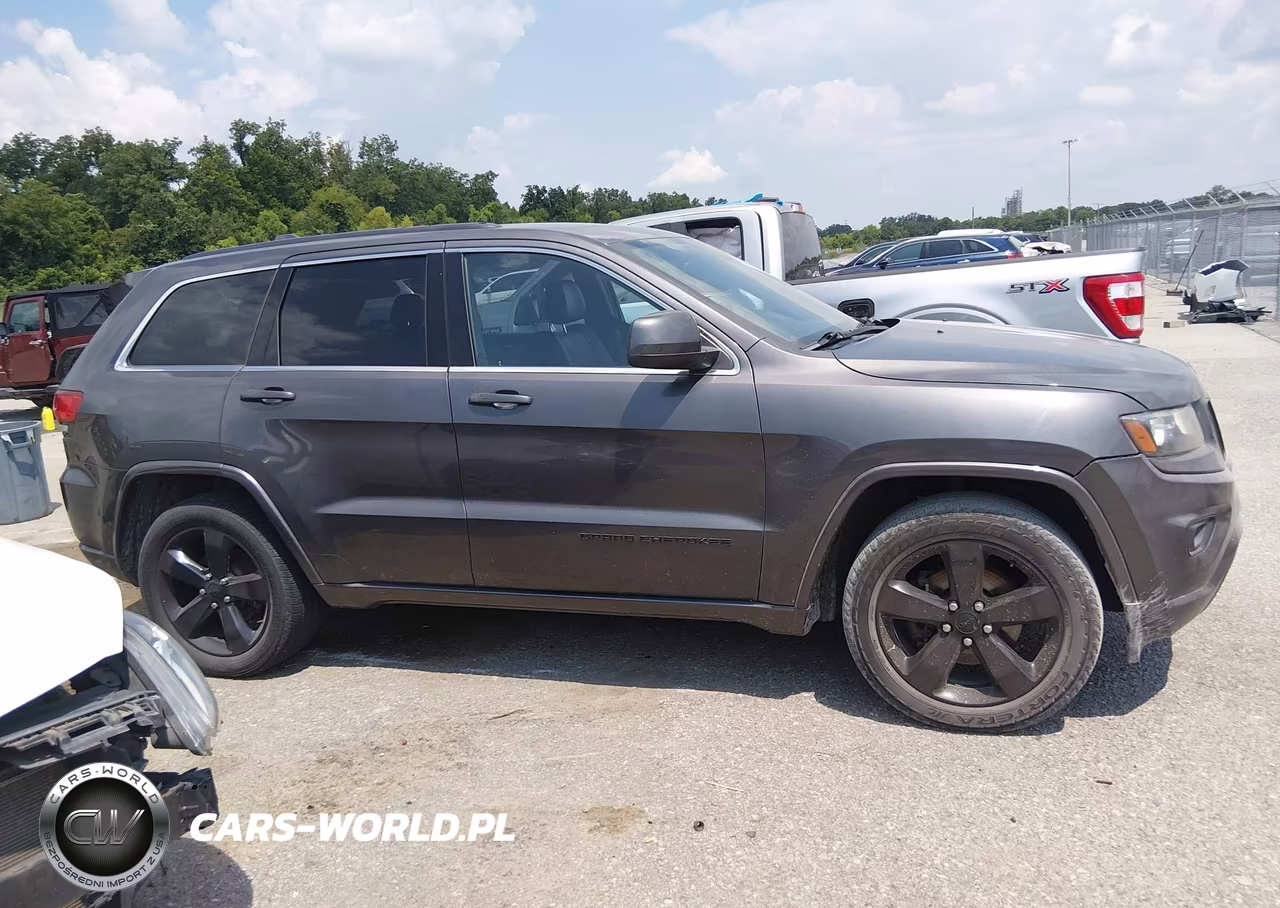 2015 Jeep Grand Cherokee Altitude VIN:1C4RJEAGXFC220329 - 13