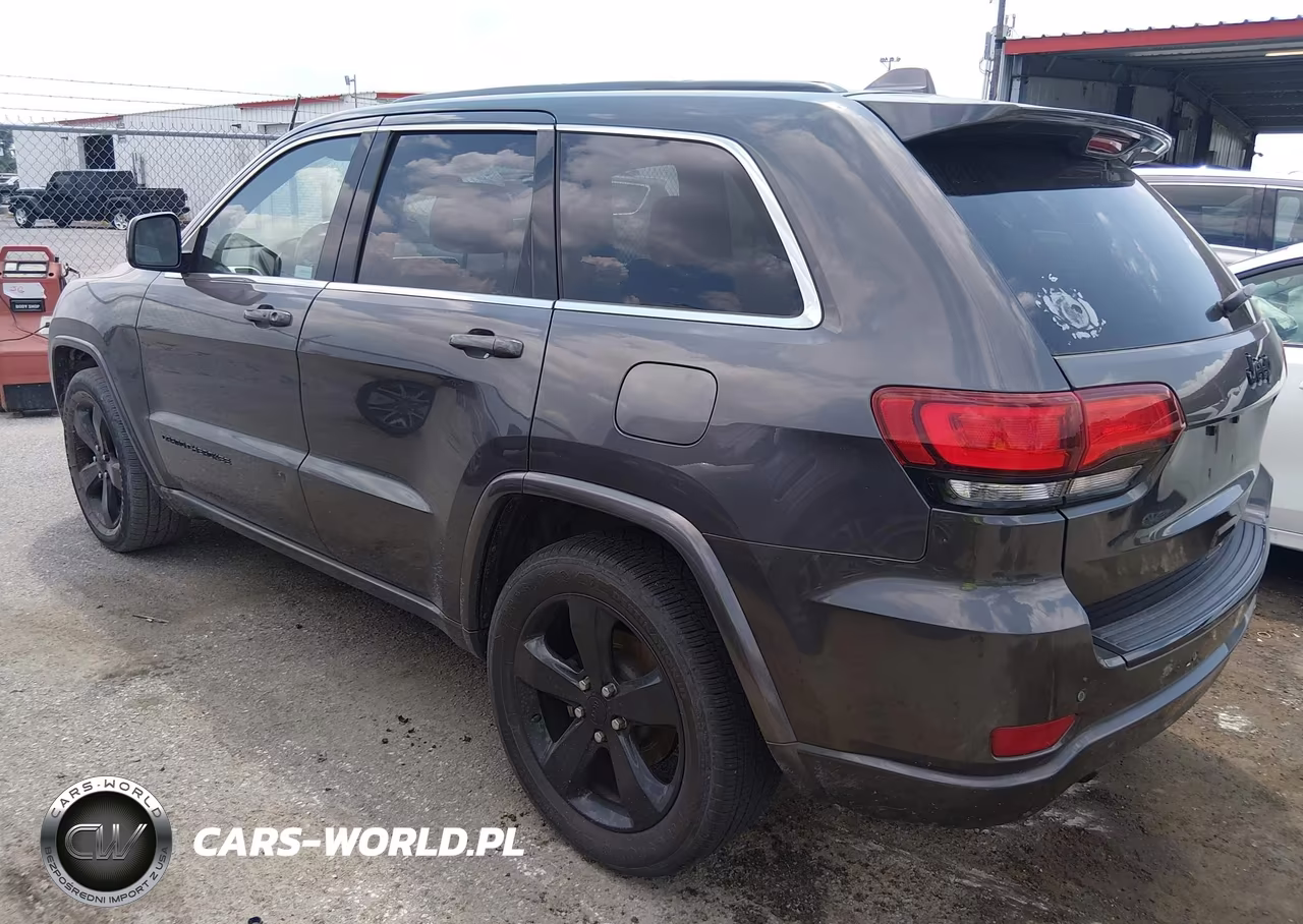 2015 Jeep Grand Cherokee Altitude VIN:1C4RJEAGXFC220329 - 3