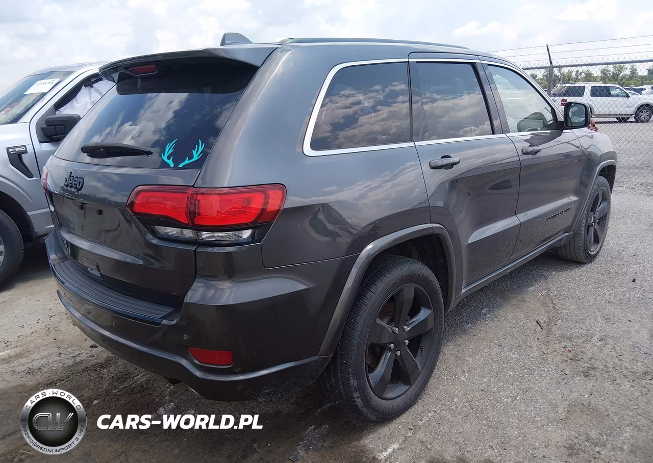 2015 Jeep Grand Cherokee Altitude VIN:1C4RJEAGXFC220329 - 4