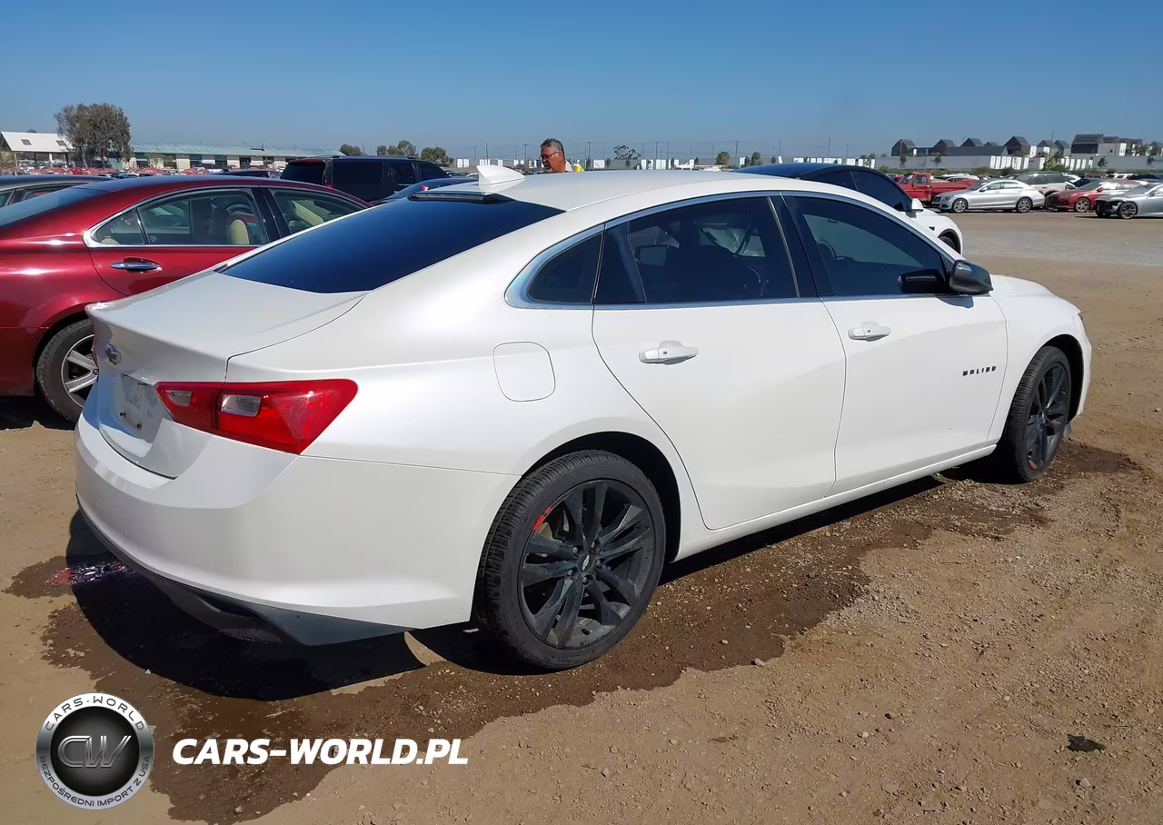 2018 Chevrolet Malibu Lt VIN:1G1ZD5STXJF157154 - 4