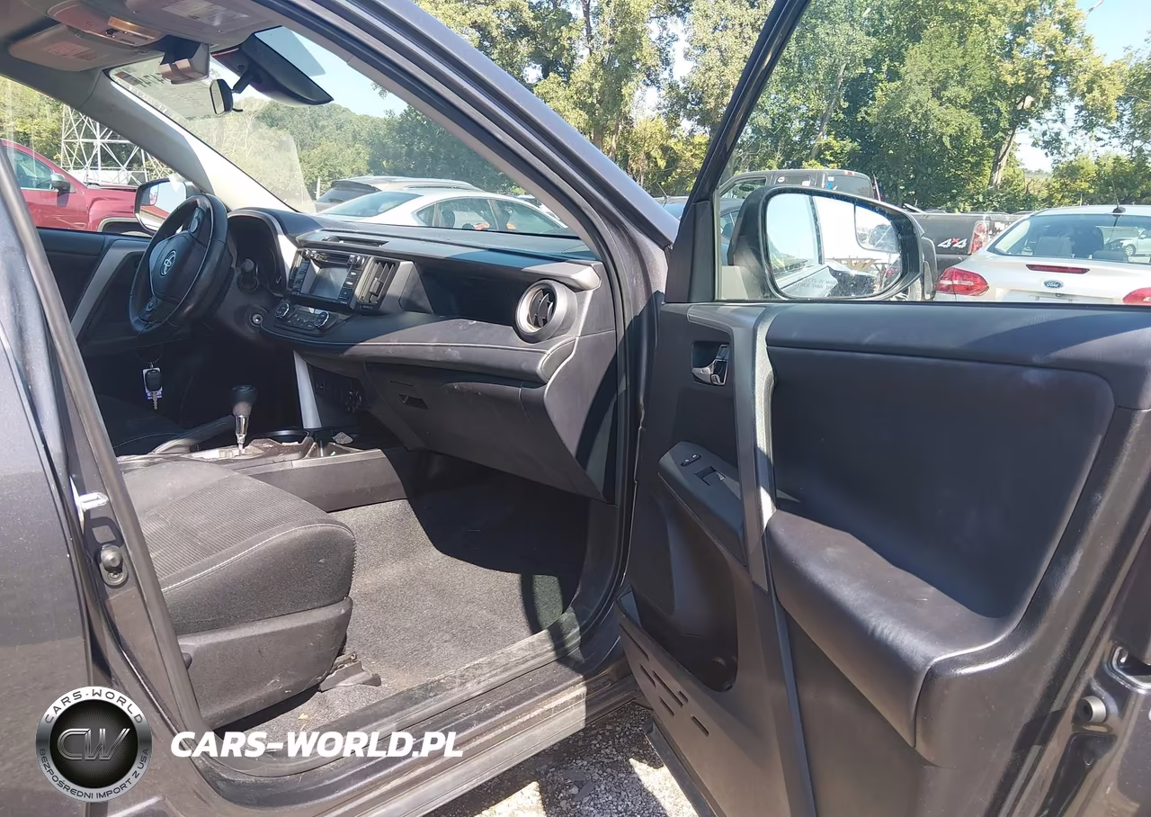 2017 Toyota Rav4 Xle VIN:2T3RFREVXHW557004 - 5