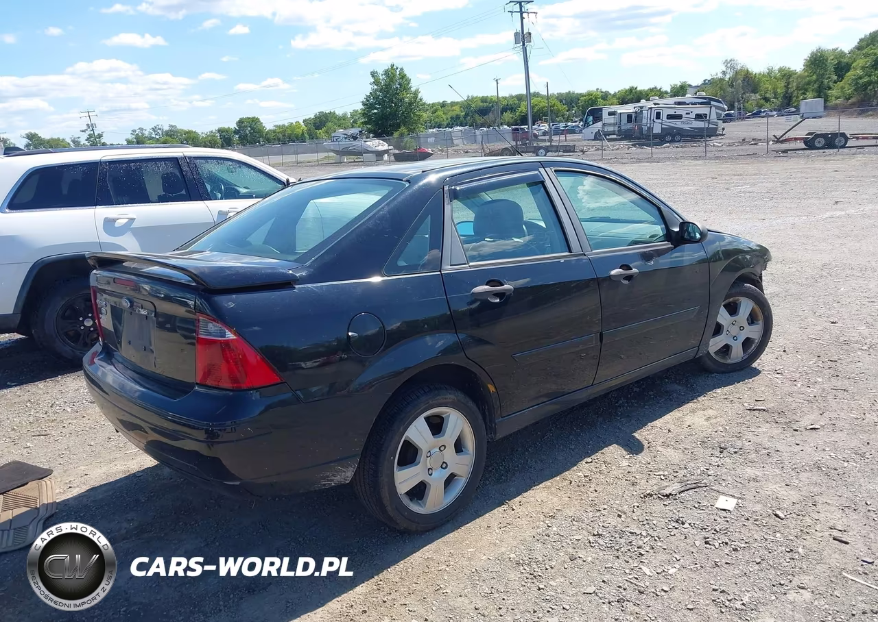 2007 Ford Focus S-Se-Ses VIN:1FAFP34NX7W363481 - 4