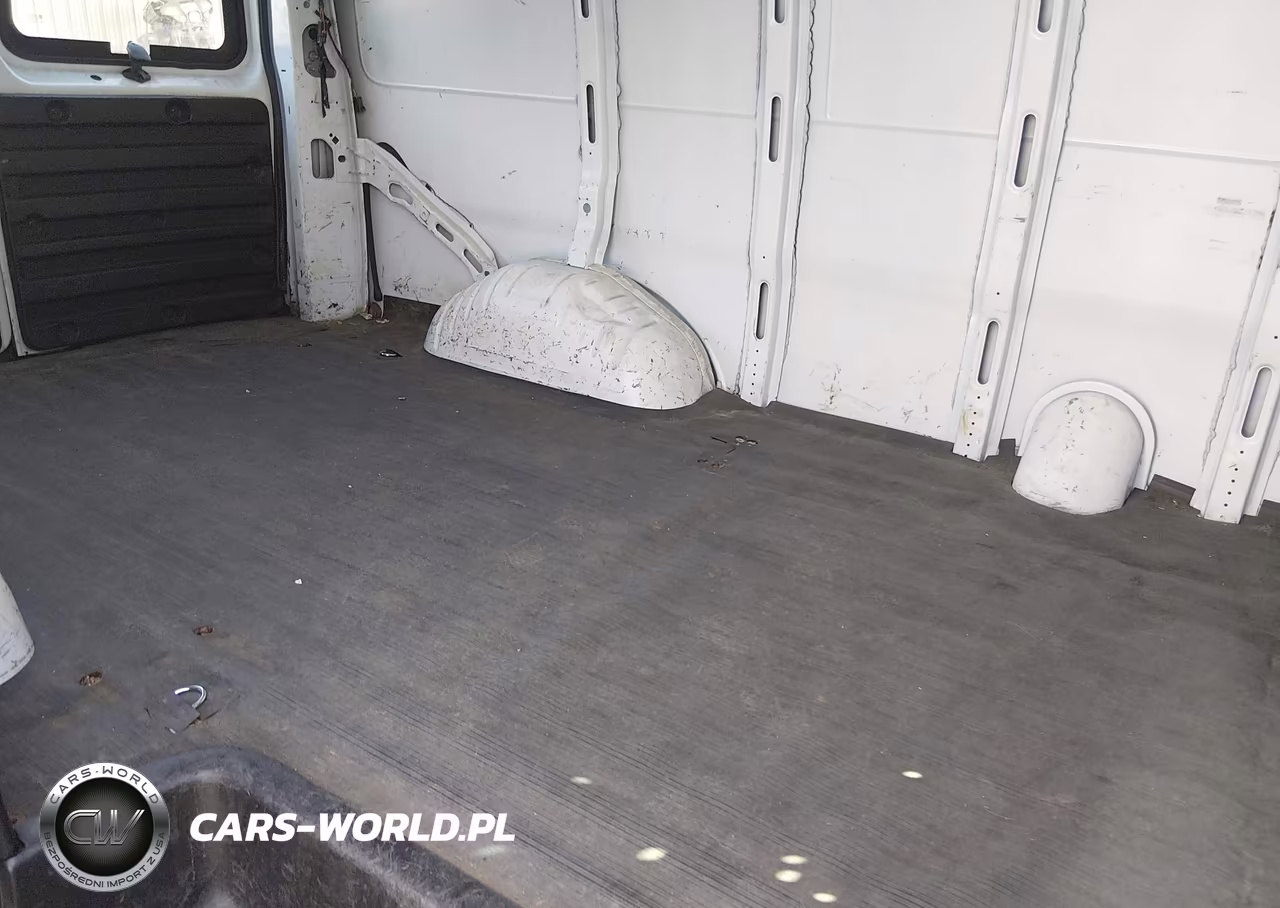 2017 Chevrolet Express G2500 VIN:1GCWGAFF0H1342304 - 8