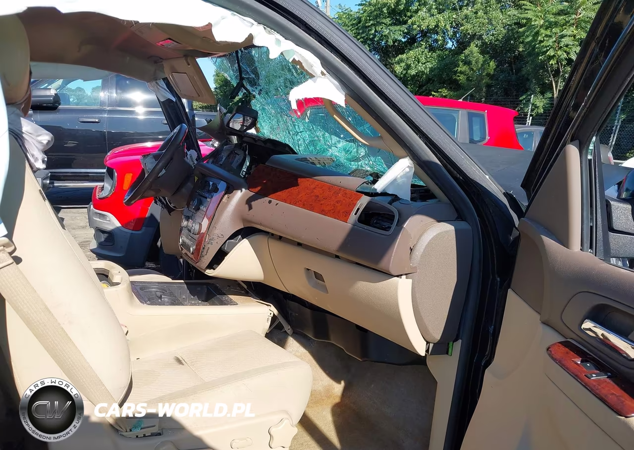 2014 Chevrolet Tahoe Ls VIN:1GNSCAE0XER153199 - 5