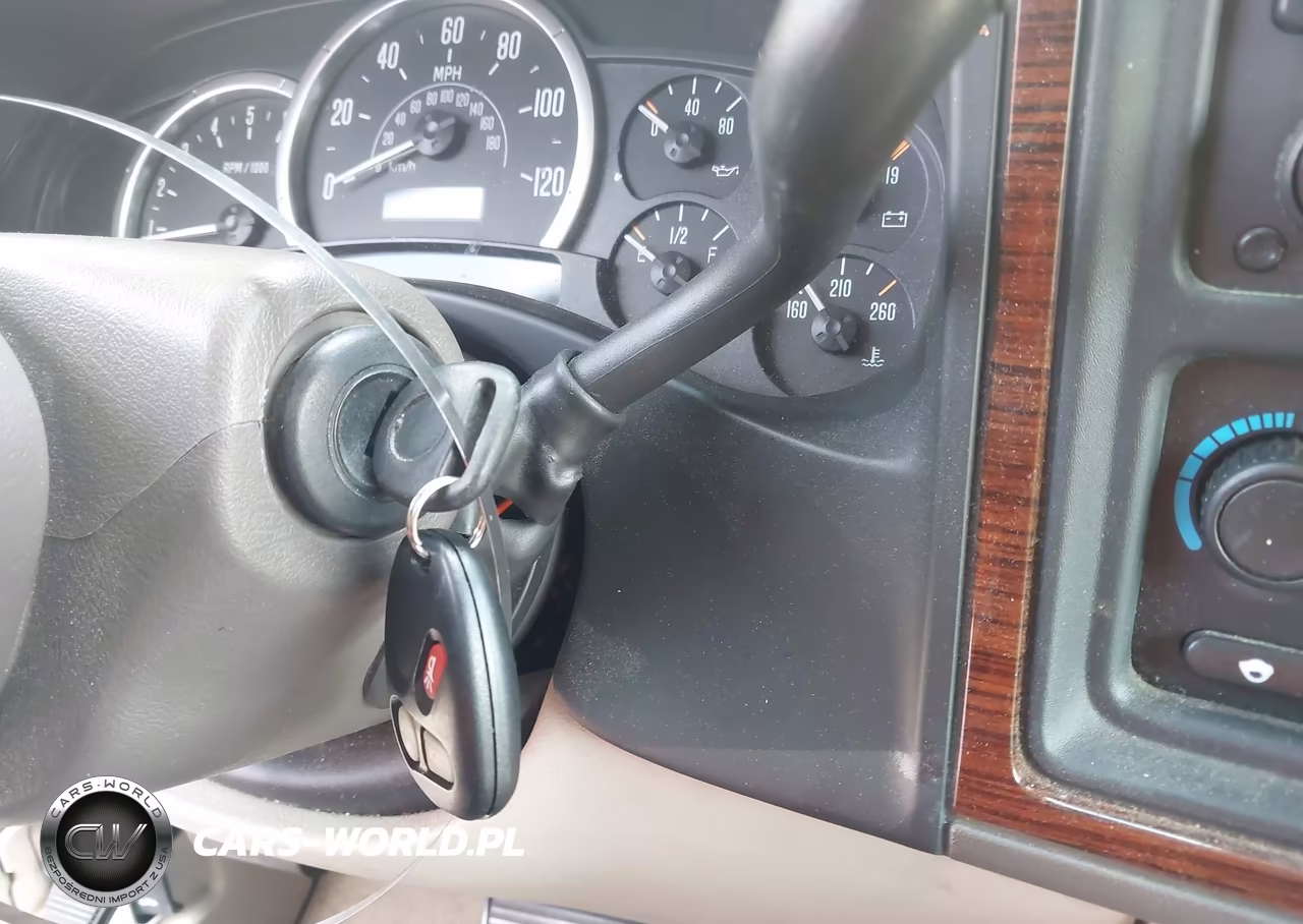 2004 Cadillac Escalade Standard VIN:1GYEC63T74R155548 - 11
