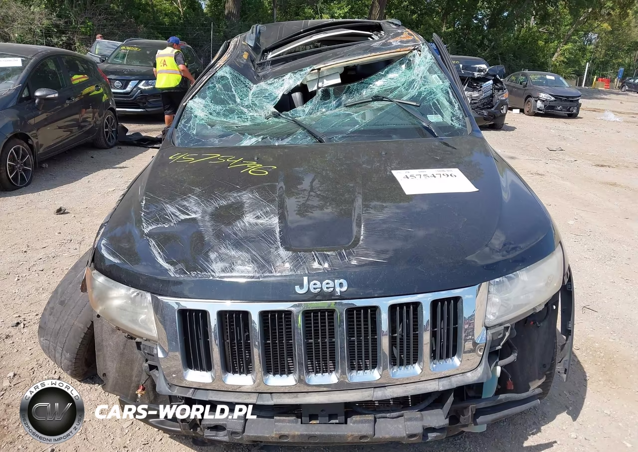 2013 Jeep Grand Cherokee Laredo VIN:1C4RJFAG2DC560738 - 13