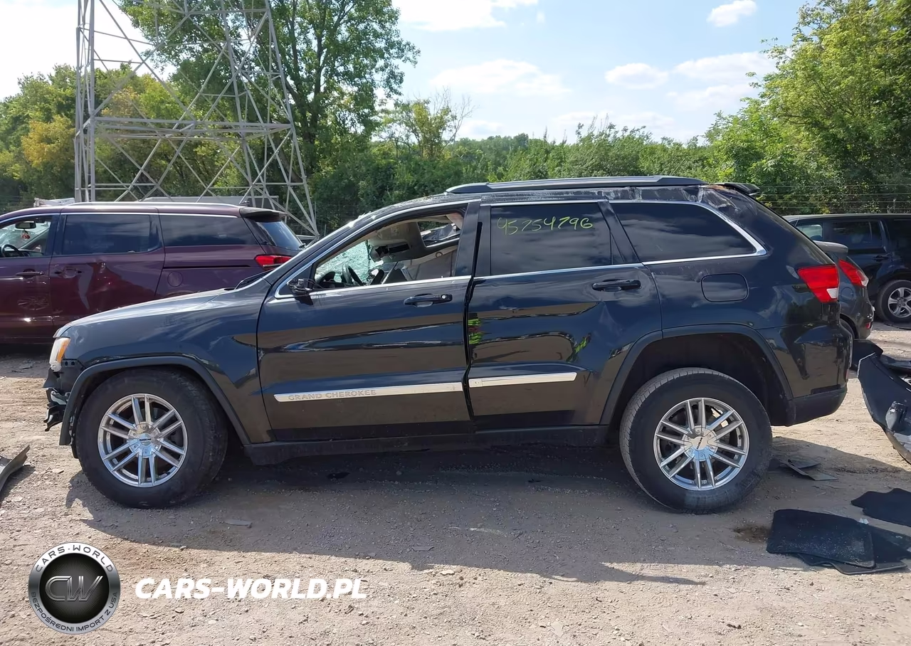 2013 Jeep Grand Cherokee Laredo VIN:1C4RJFAG2DC560738 - 15