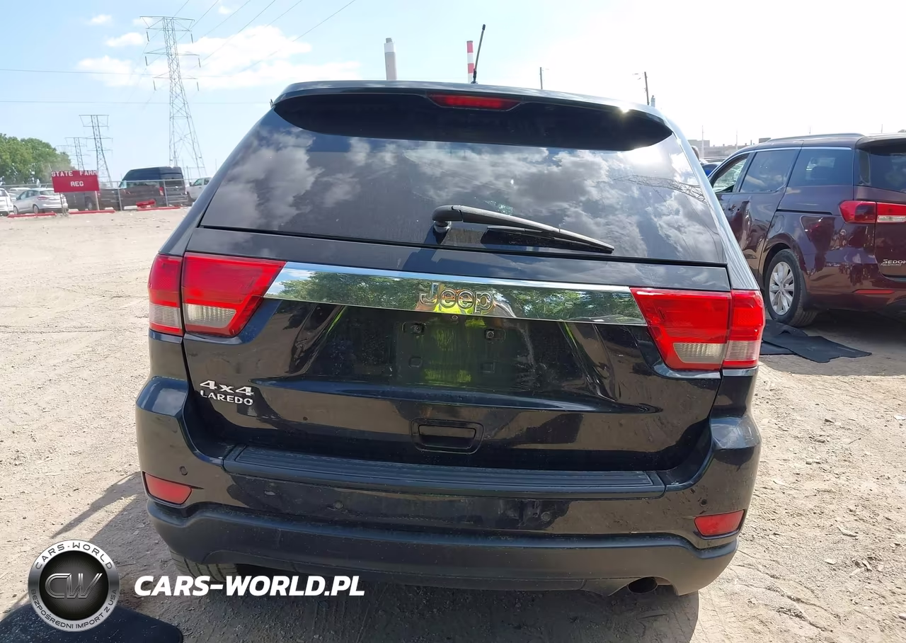 2013 Jeep Grand Cherokee Laredo VIN:1C4RJFAG2DC560738 - 17