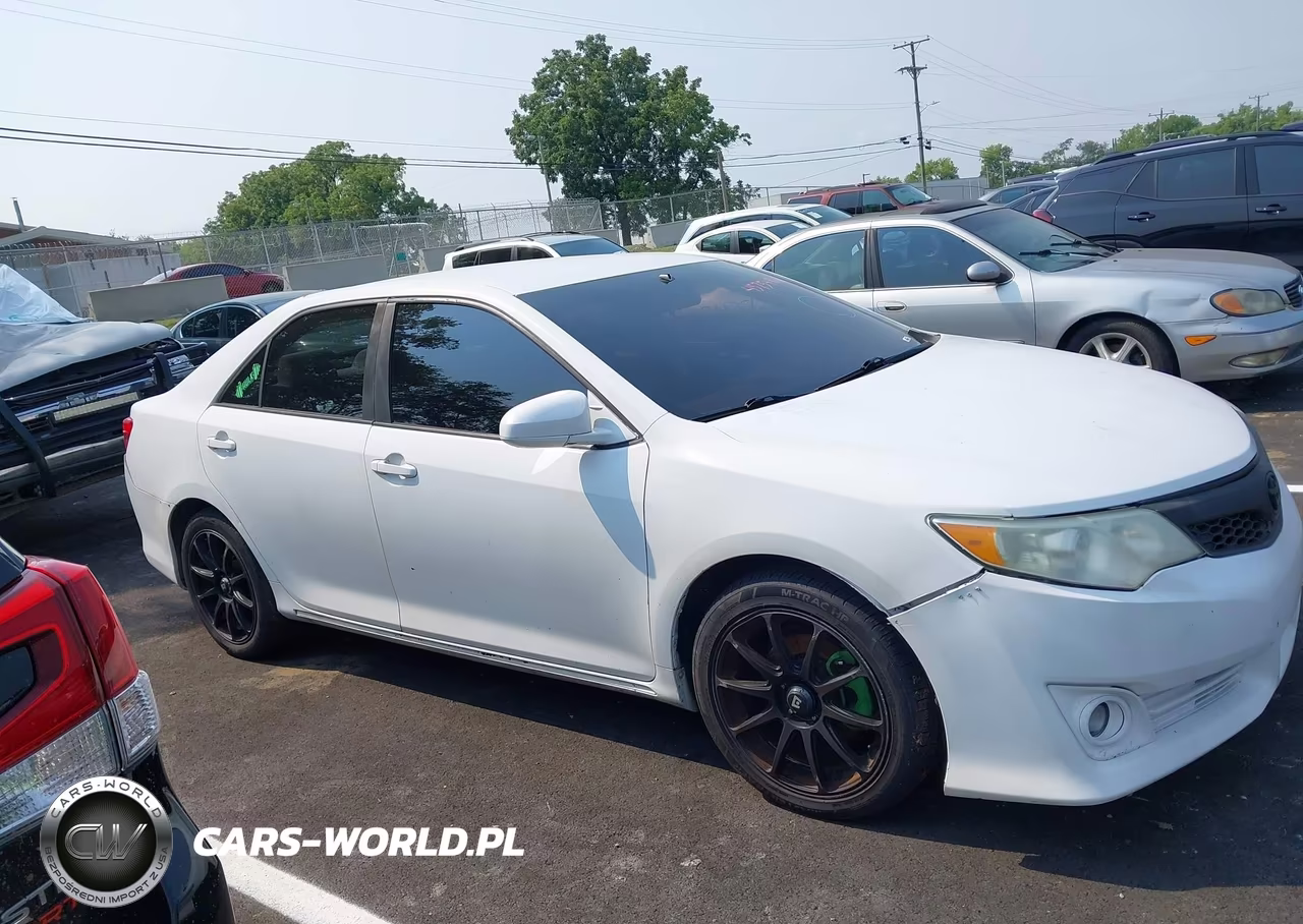 2013 Toyota Camry Le VIN:4T1BF1FK9DU649182 - 13