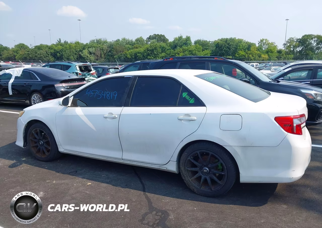 2013 Toyota Camry Le VIN:4T1BF1FK9DU649182 - 14