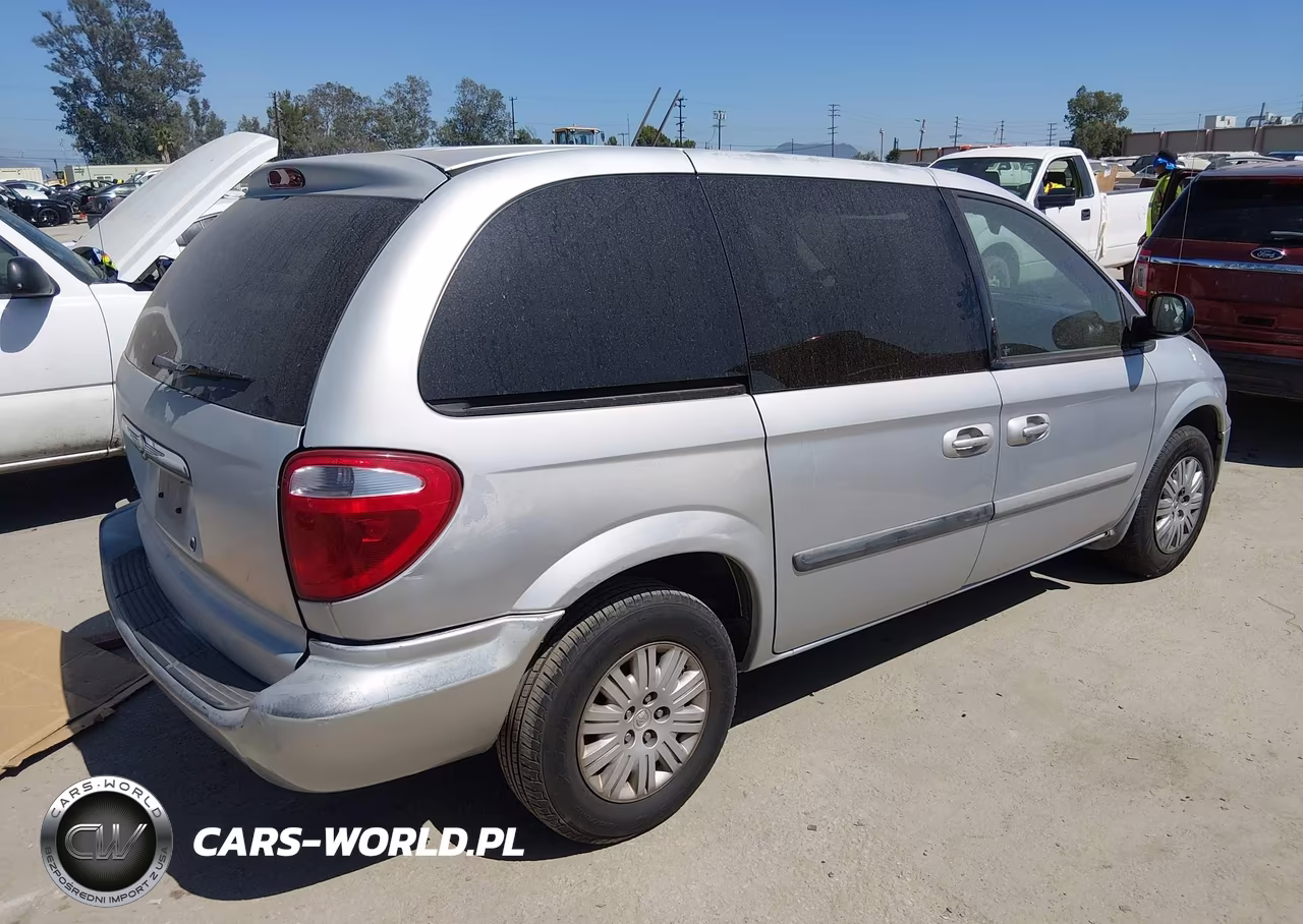 2006 Chrysler Town & Country VIN:1A4GP45R86B703944 - 4