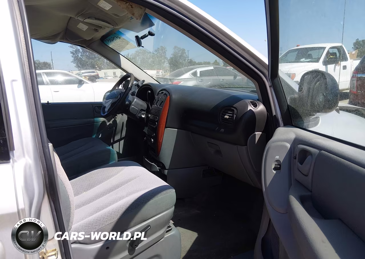 2006 Chrysler Town & Country VIN:1A4GP45R86B703944 - 5