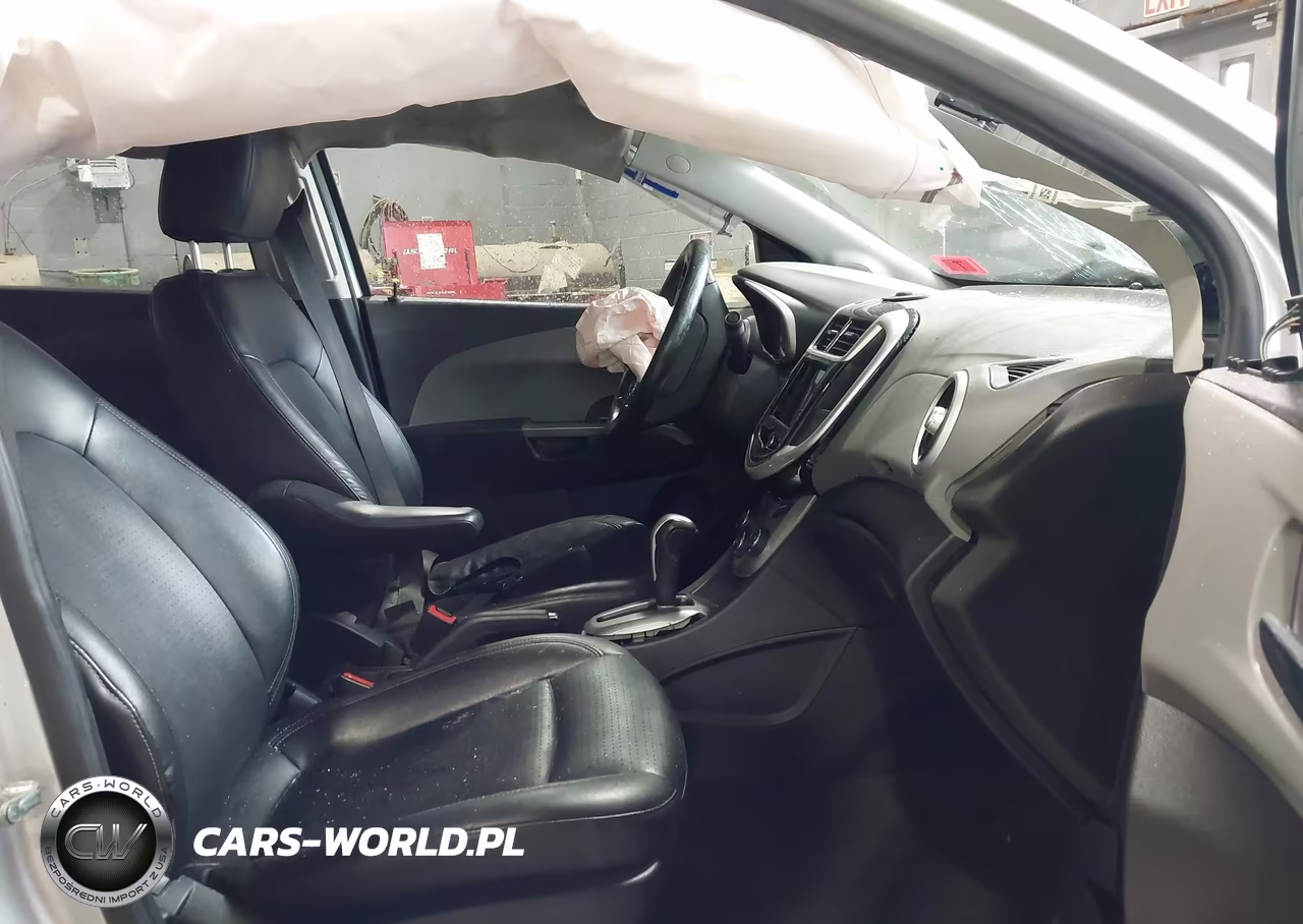 2018 Chevrolet Sonic Premier Auto VIN:1G1JF5SB8J4132800 - 5