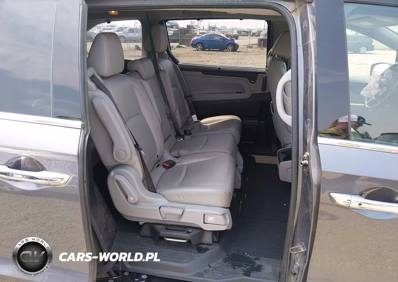 2018 Honda Odyssey Elite VIN:5FNRL6H97JB089556 - 8