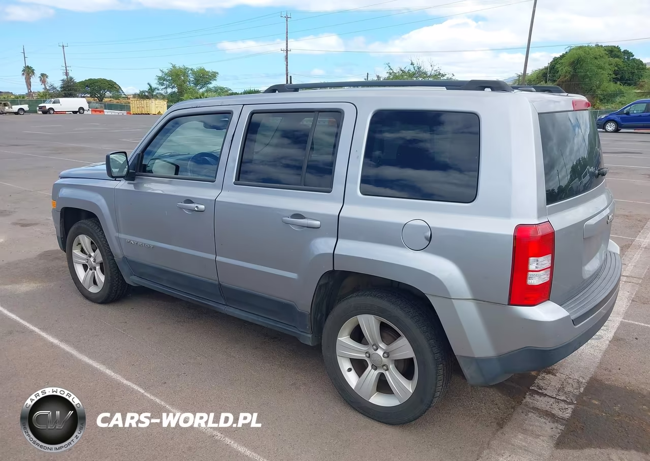 2016 Jeep Patriot Latitude VIN:1C4NJPFA6GD633357 - 3