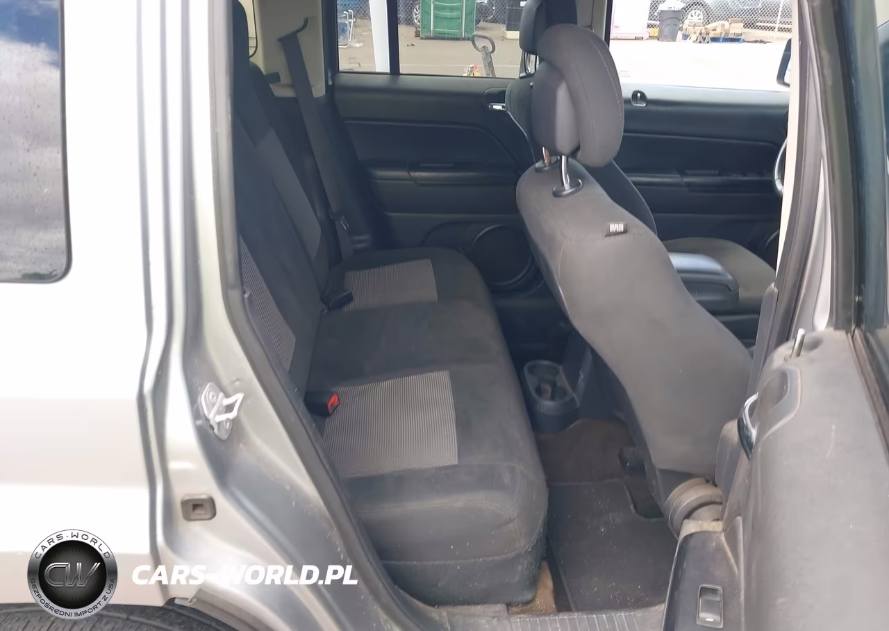 2016 Jeep Patriot Latitude VIN:1C4NJPFA6GD633357 - 8