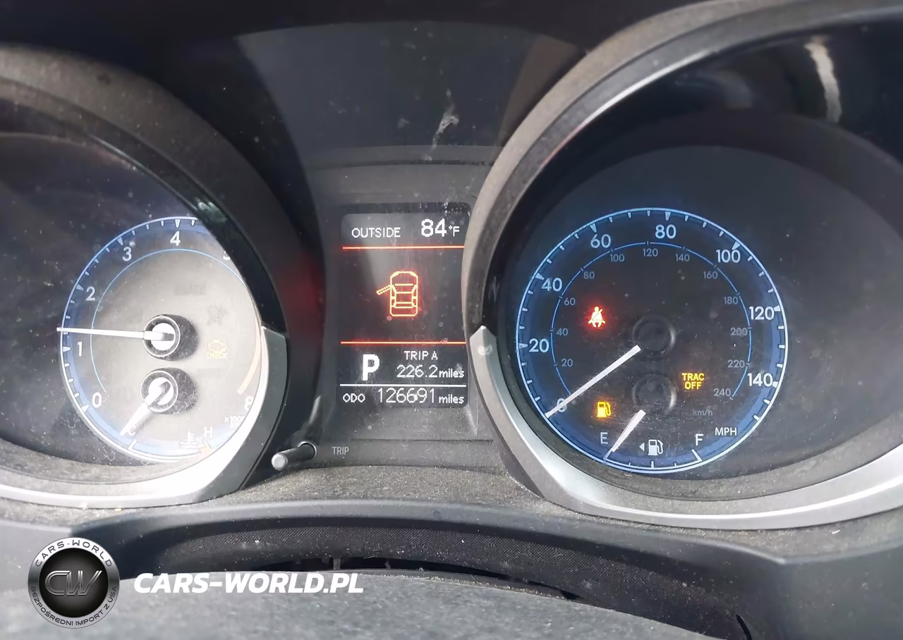 2015 Toyota Corolla S Plus VIN:5YFBURHE7FP361323 - 15
