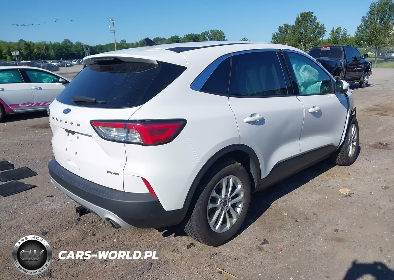 2021 Ford Escape Se VIN:1FMCU9G60MUA10733 - 4