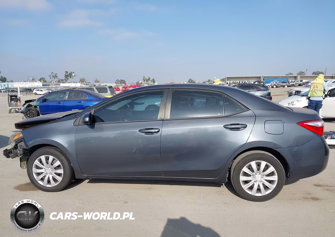 2015 Toyota Corolla Le VIN:5YFBURHE8FP290844 - 14