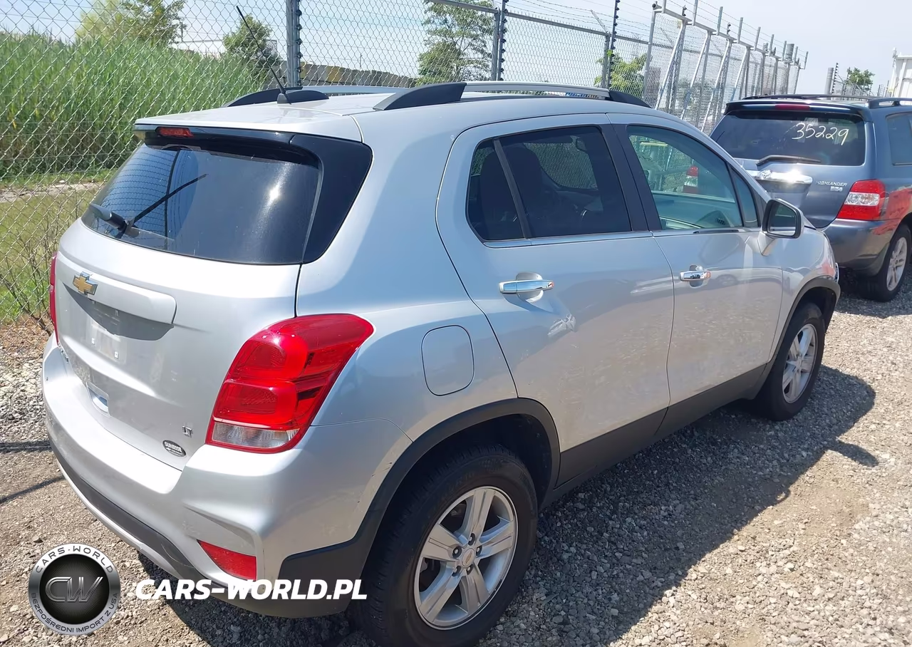 2020 Chevrolet Trax Awd Lt VIN:KL7CJPSB2LB006728 - 4