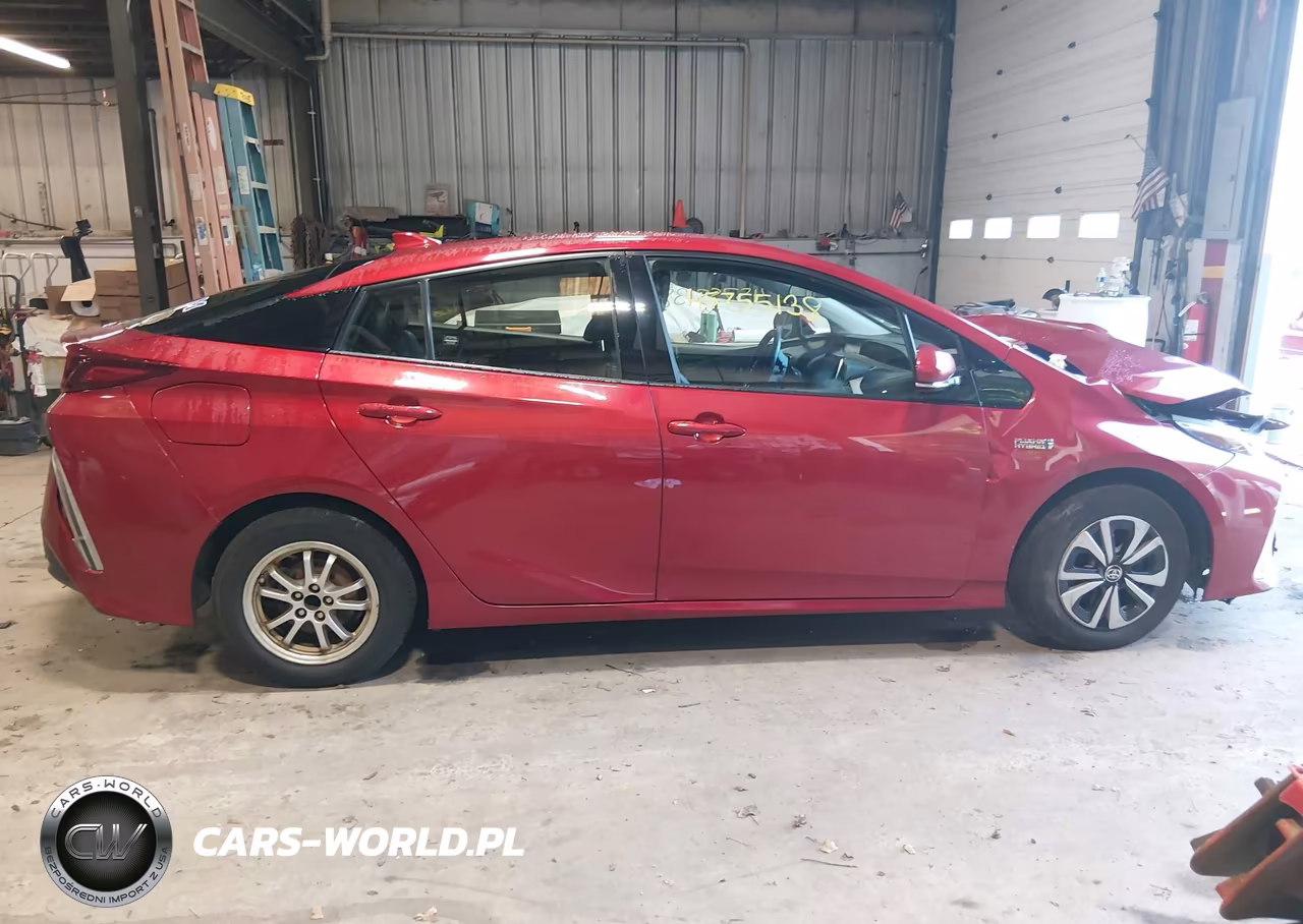 2018 Toyota Prius Prime Premium VIN:JTDKARFP5J3077333 - 13