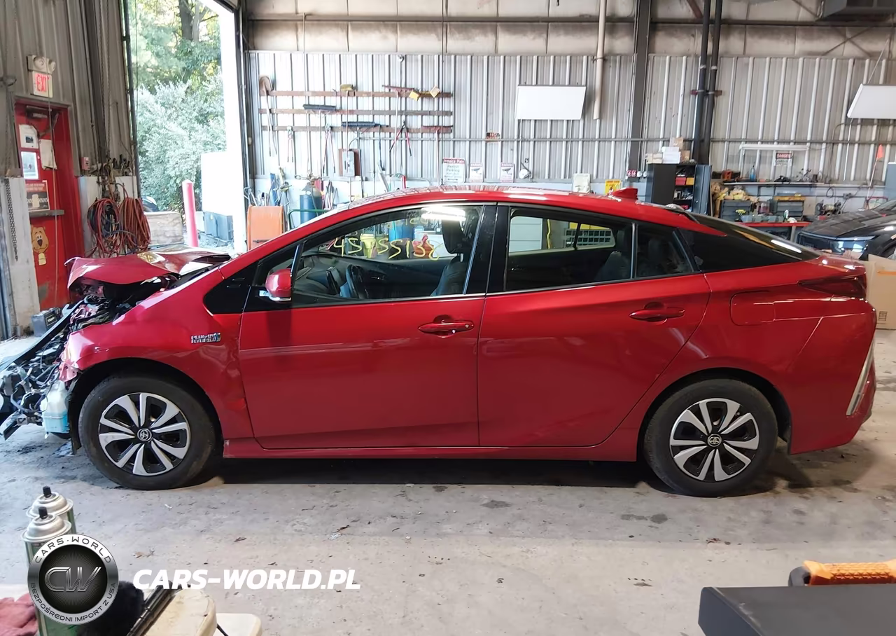 2018 Toyota Prius Prime Premium VIN:JTDKARFP5J3077333 - 14