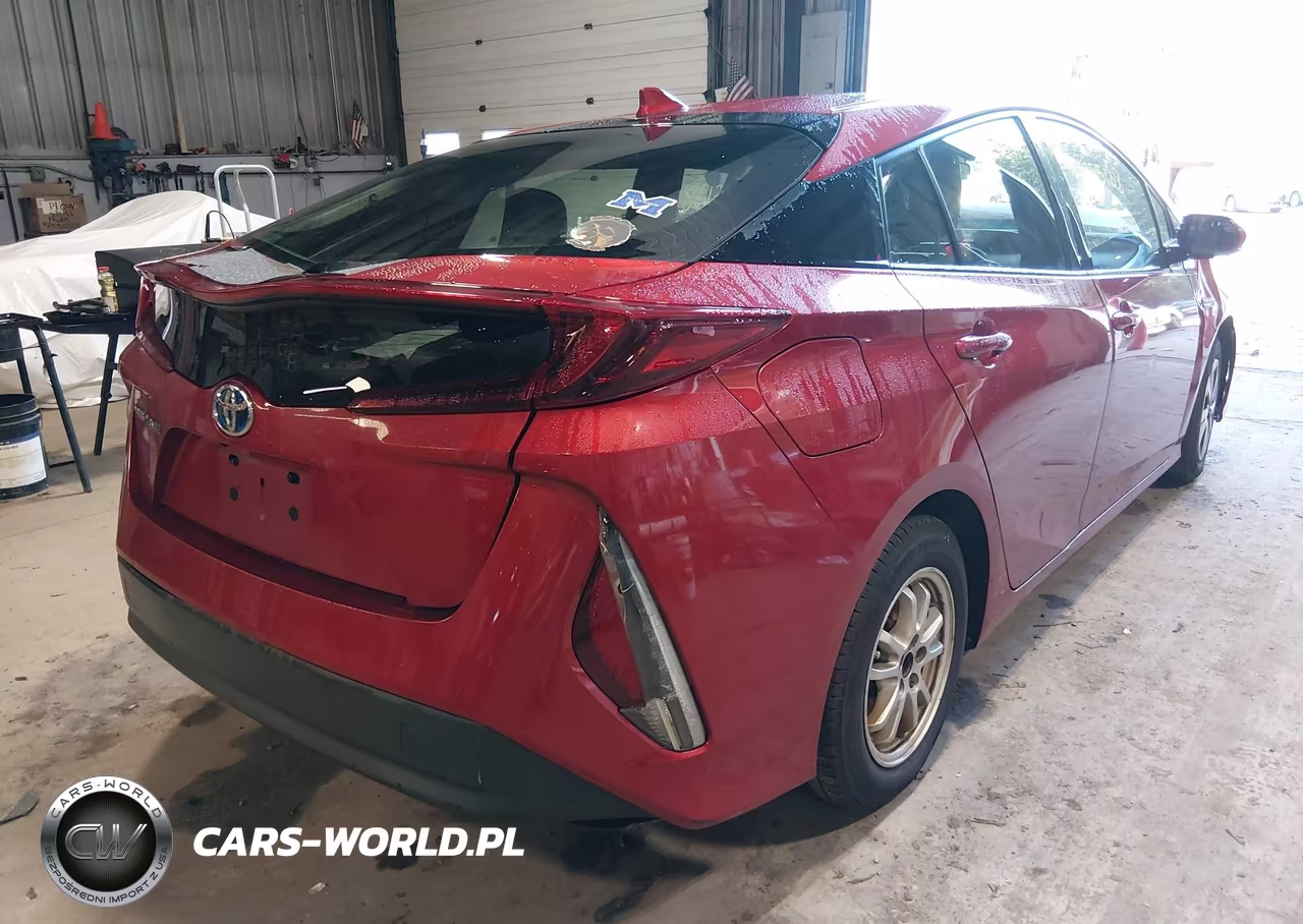 2018 Toyota Prius Prime Premium VIN:JTDKARFP5J3077333 - 4