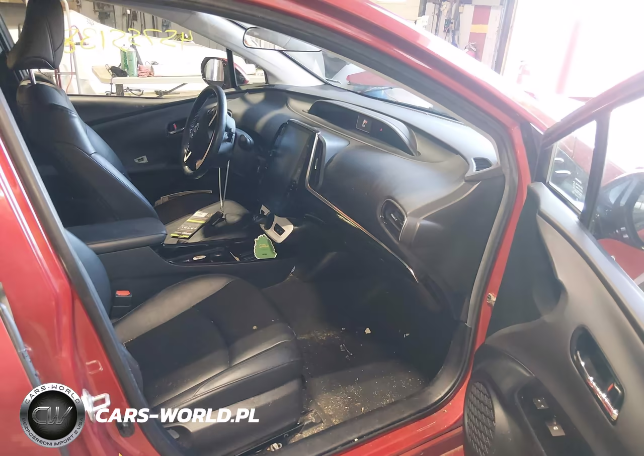 2018 Toyota Prius Prime Premium VIN:JTDKARFP5J3077333 - 5
