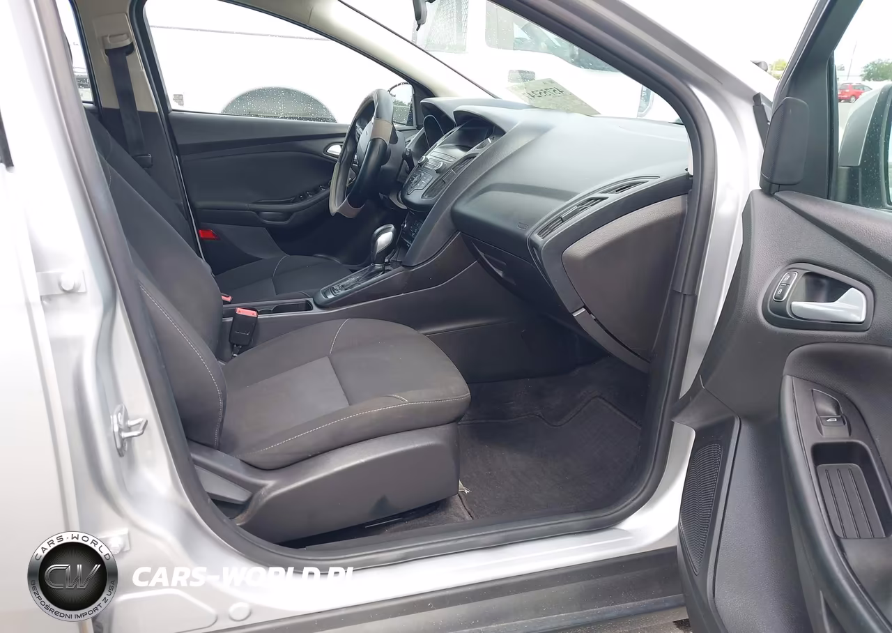 2018 Ford Focus Se VIN:1FADP3K25JL224657 - 5