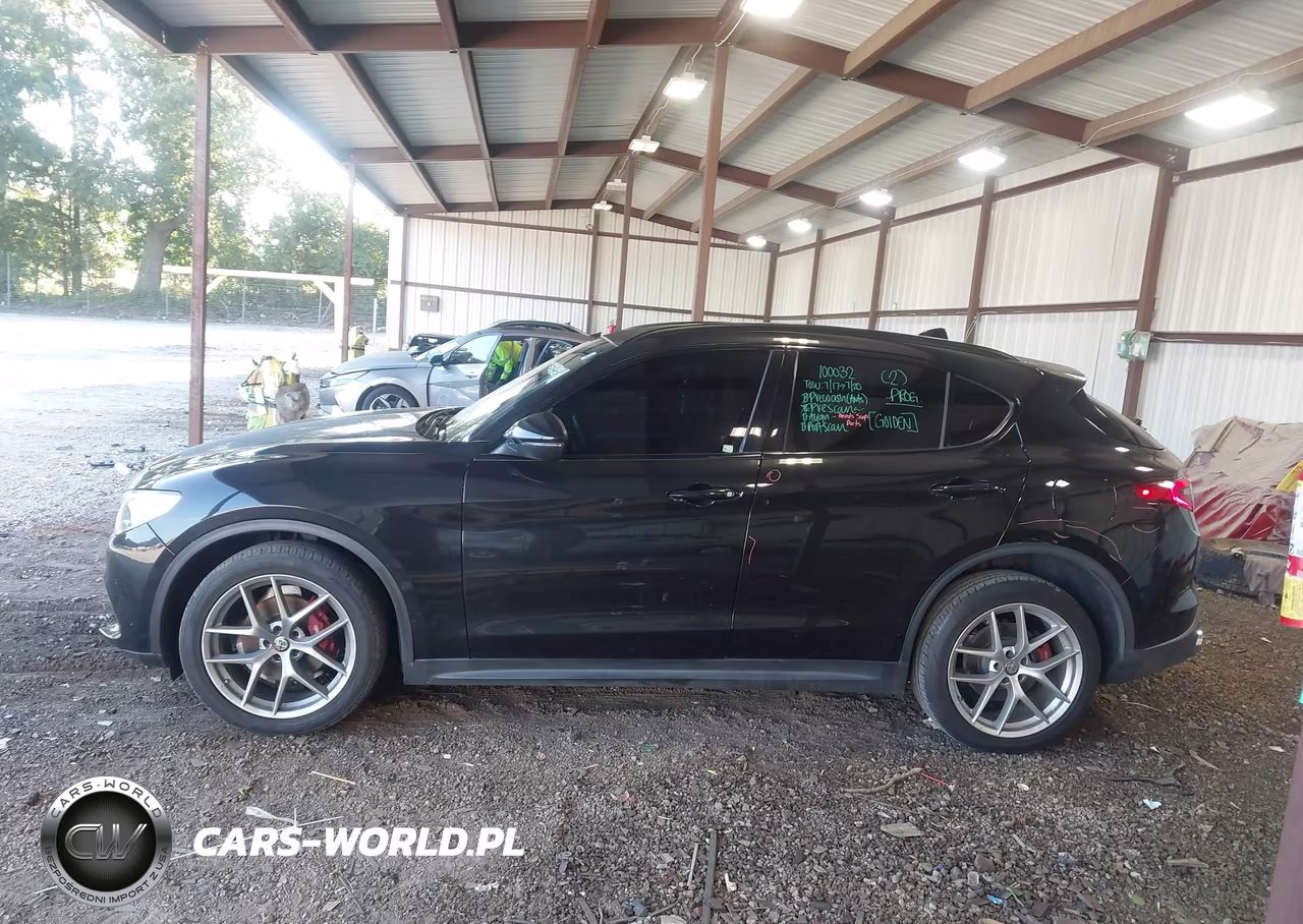 2018 Alfa Romeo Stelvio Ti Sport Awd VIN:ZASFAKNN6J7B90359 - 14