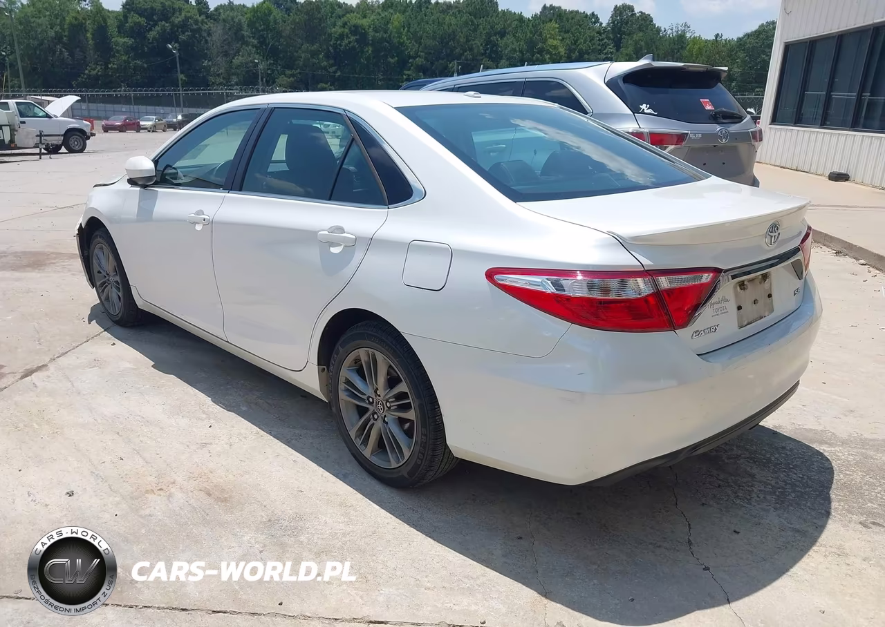 2016 Toyota Camry Se VIN:4T1BF1FK8GU180221 - 3