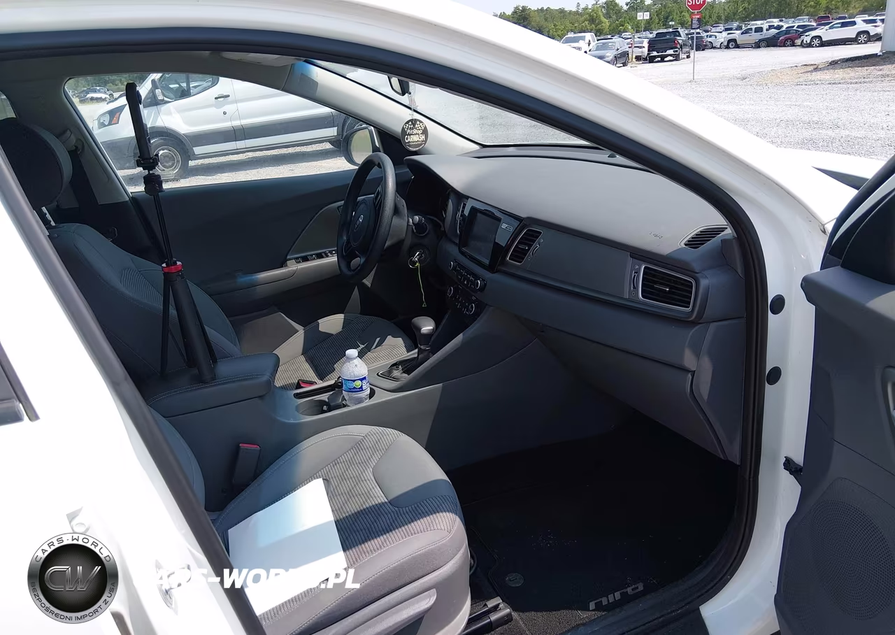 2018 Kia Niro Fe VIN:KNDCB3LCXJ5203545 - 5
