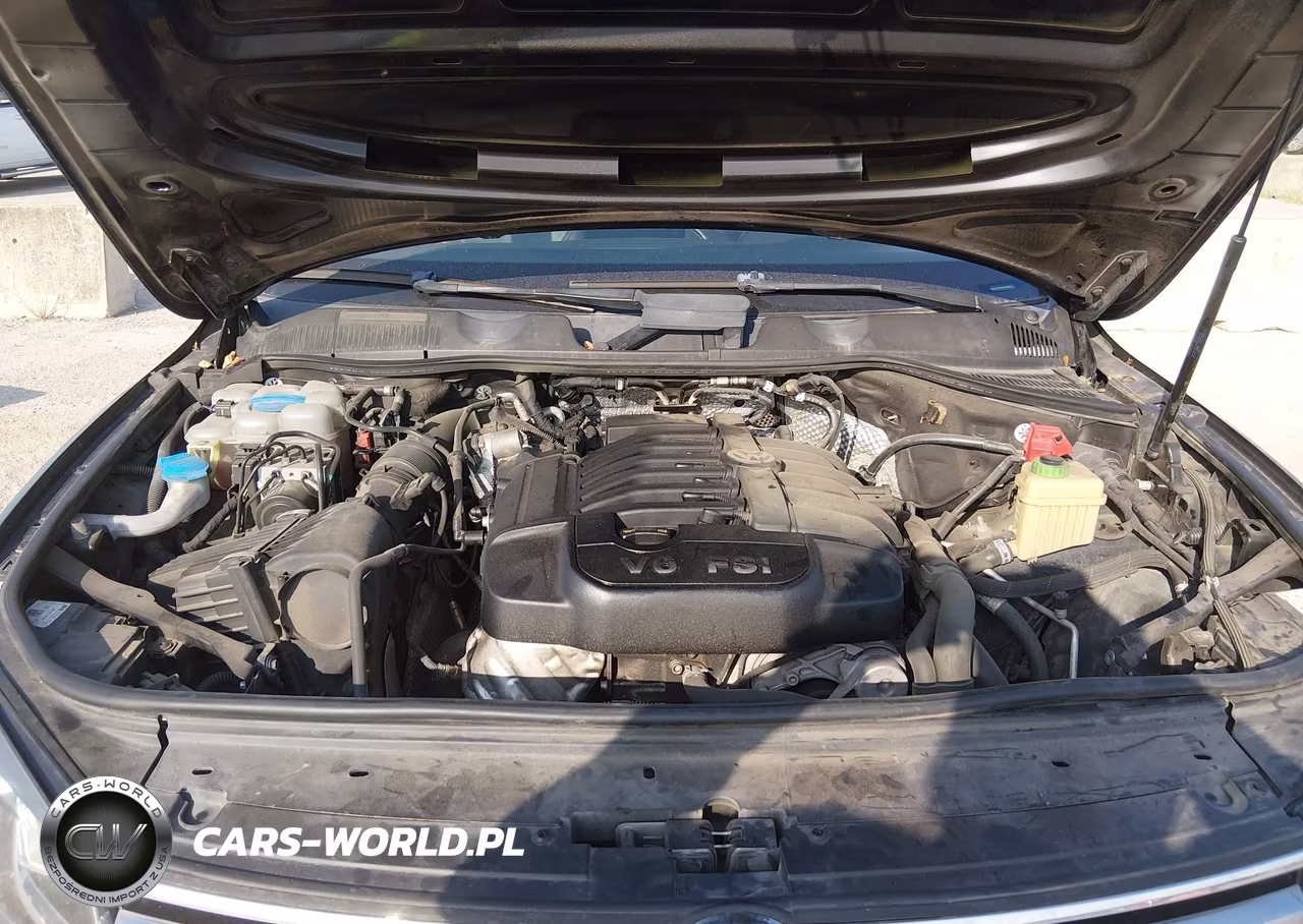 2015 Volkswagen Touareg V6 Lux VIN:WVGEF9BP8FD008010 - 10