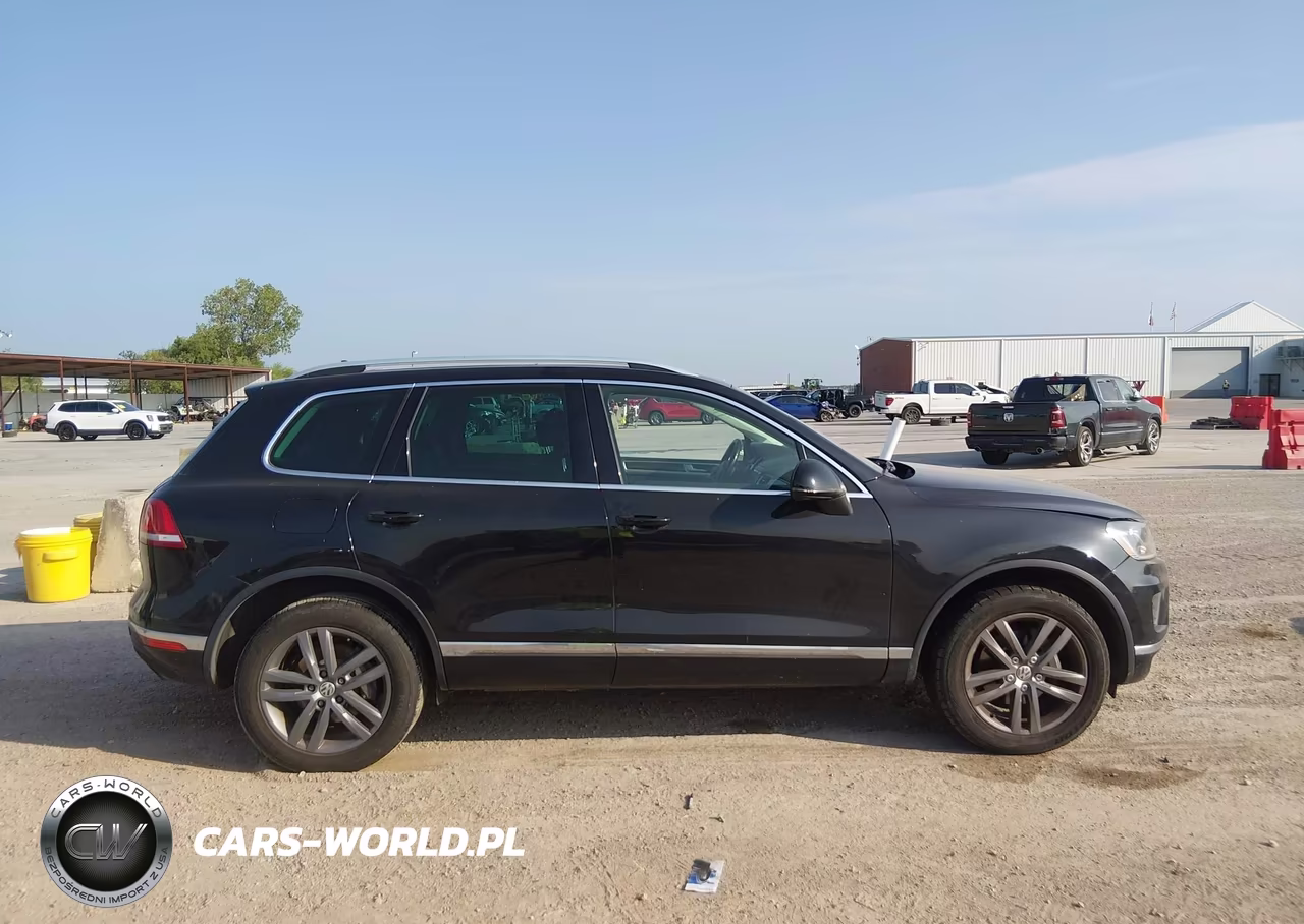 2015 Volkswagen Touareg V6 Lux VIN:WVGEF9BP8FD008010 - 13