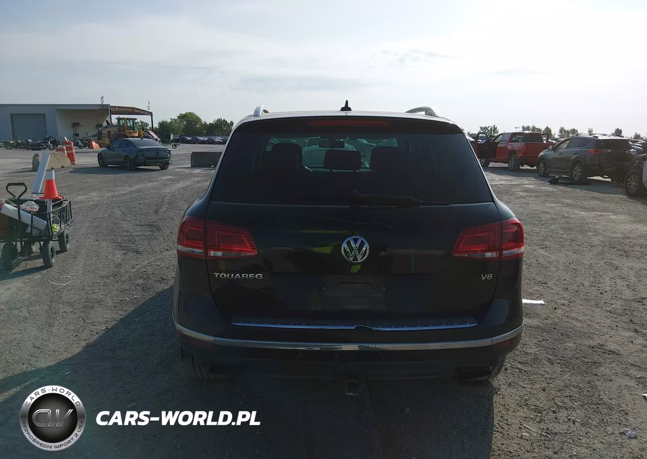 2015 Volkswagen Touareg V6 Lux VIN:WVGEF9BP8FD008010 - 16