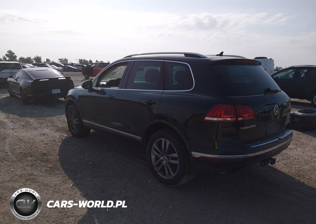 2015 Volkswagen Touareg V6 Lux VIN:WVGEF9BP8FD008010 - 3