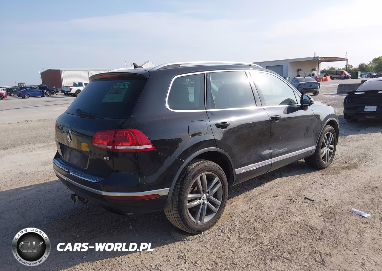 2015 Volkswagen Touareg V6 Lux VIN:WVGEF9BP8FD008010 - 4