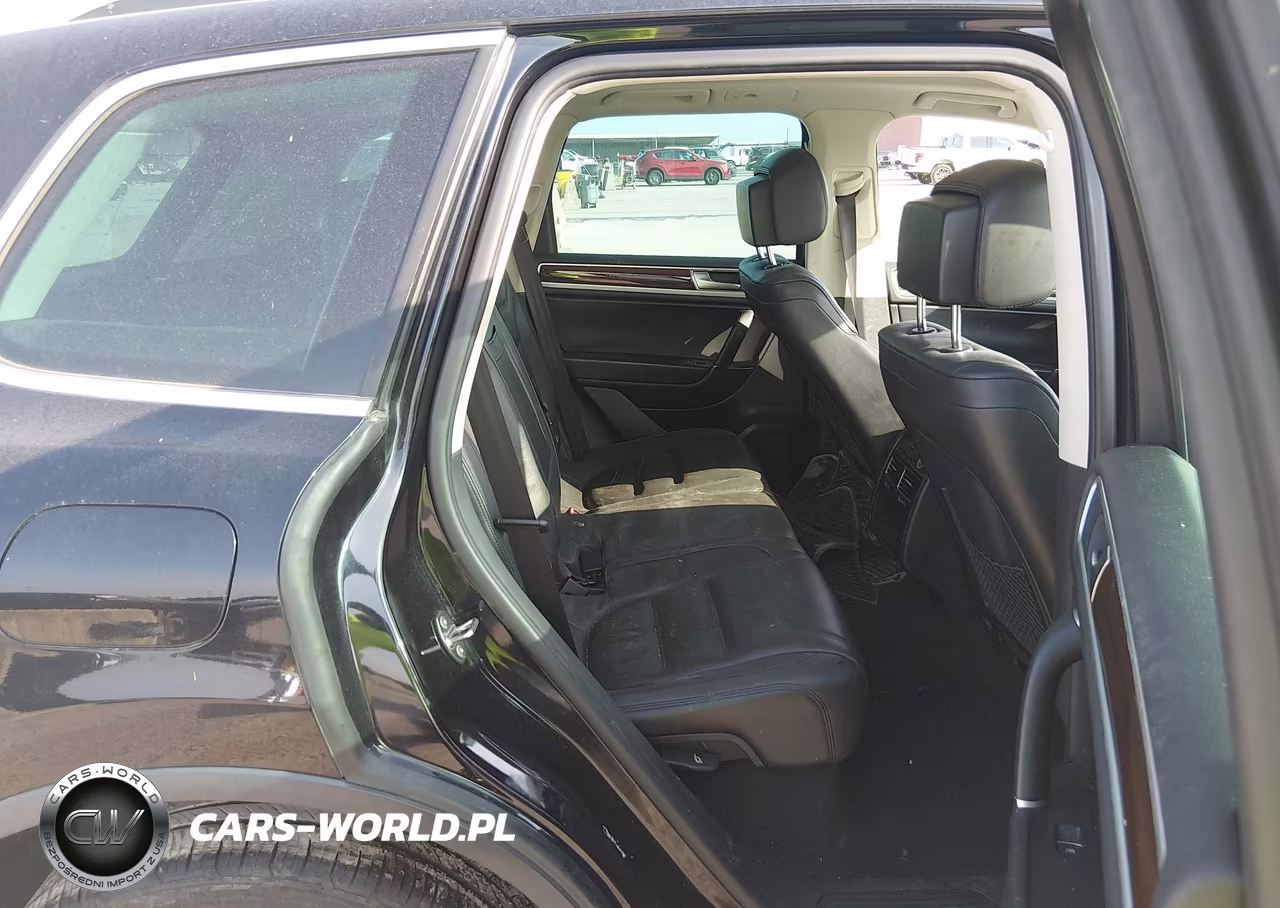2015 Volkswagen Touareg V6 Lux VIN:WVGEF9BP8FD008010 - 8